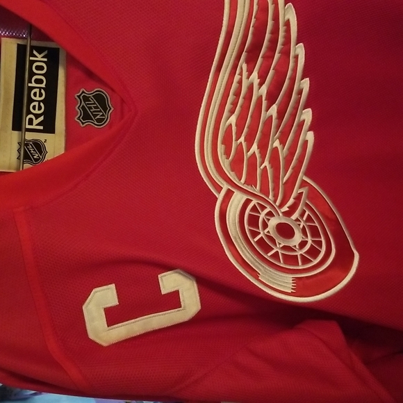 Men's throwback hockey Calvary flames jersey - Picture 4 of 5